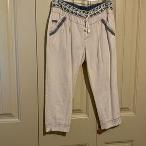Off white cream Floral Trim Capris